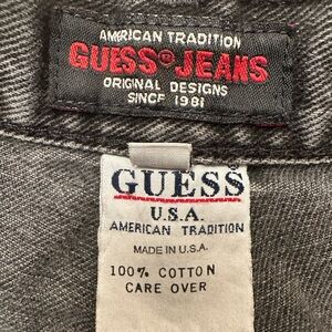 Women’s Guess 1990s vintage mom shorts size  30 faded black